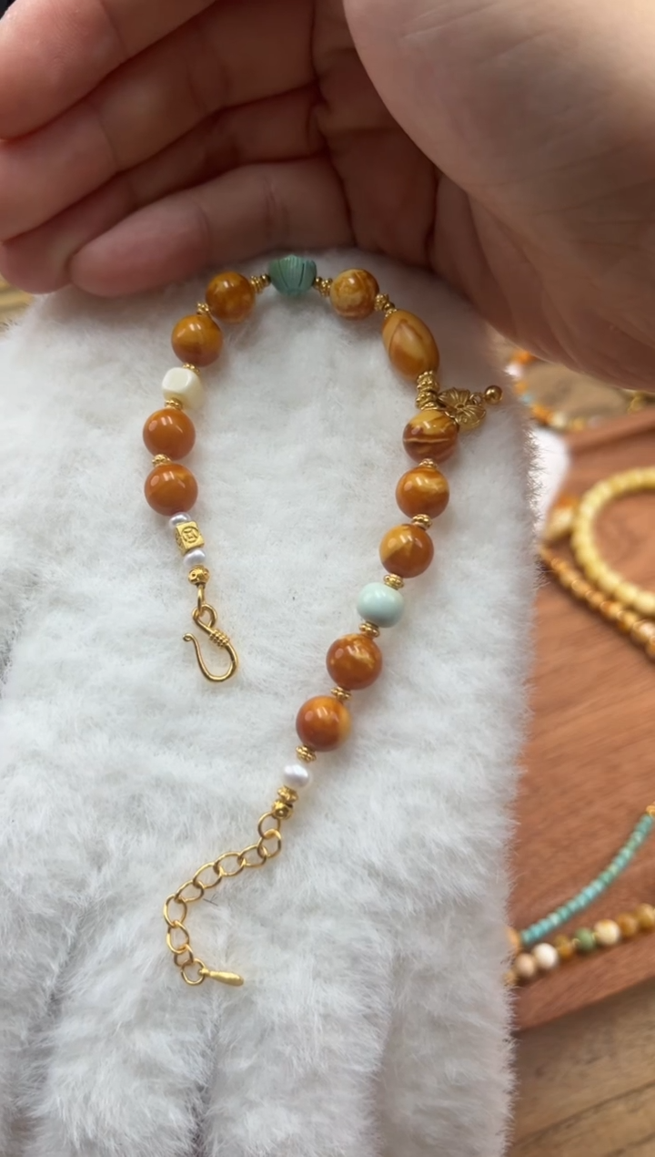 【闪购商品】蜜蜡裸石未镶嵌设计款手串