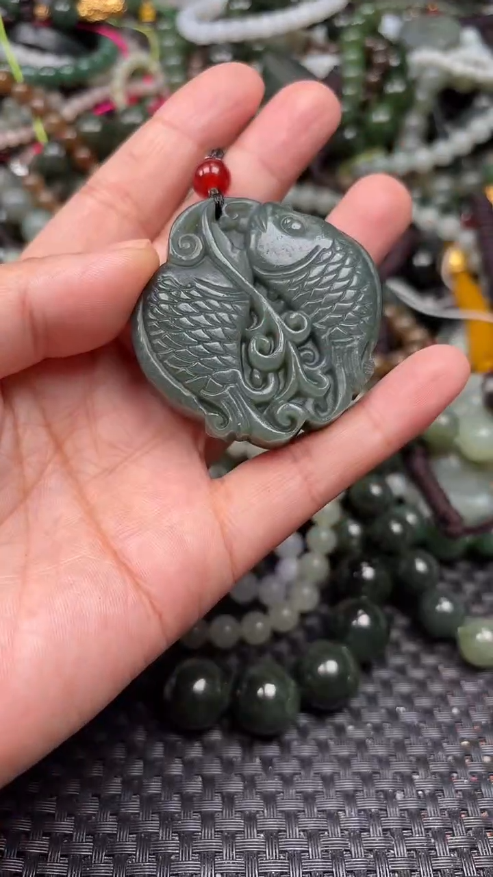 颈饰未镶嵌和田玉1