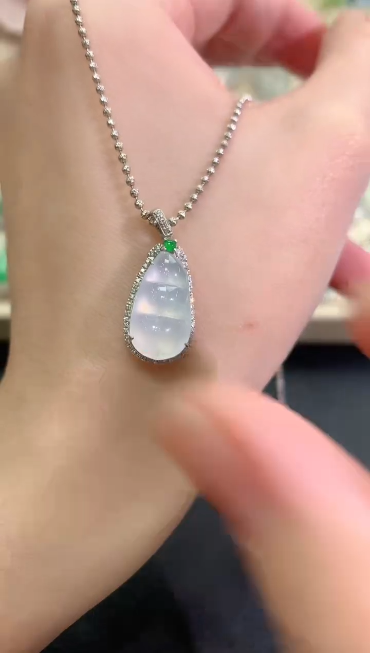 吊坠(不含链)18K金镶嵌翡翠冬日珠宝W13