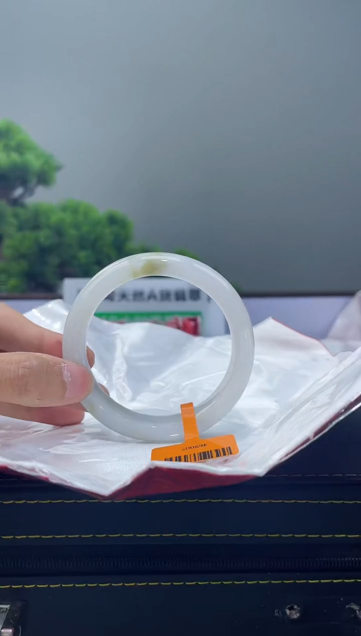 【闪购商品】翡翠手镯未镶嵌23手镯