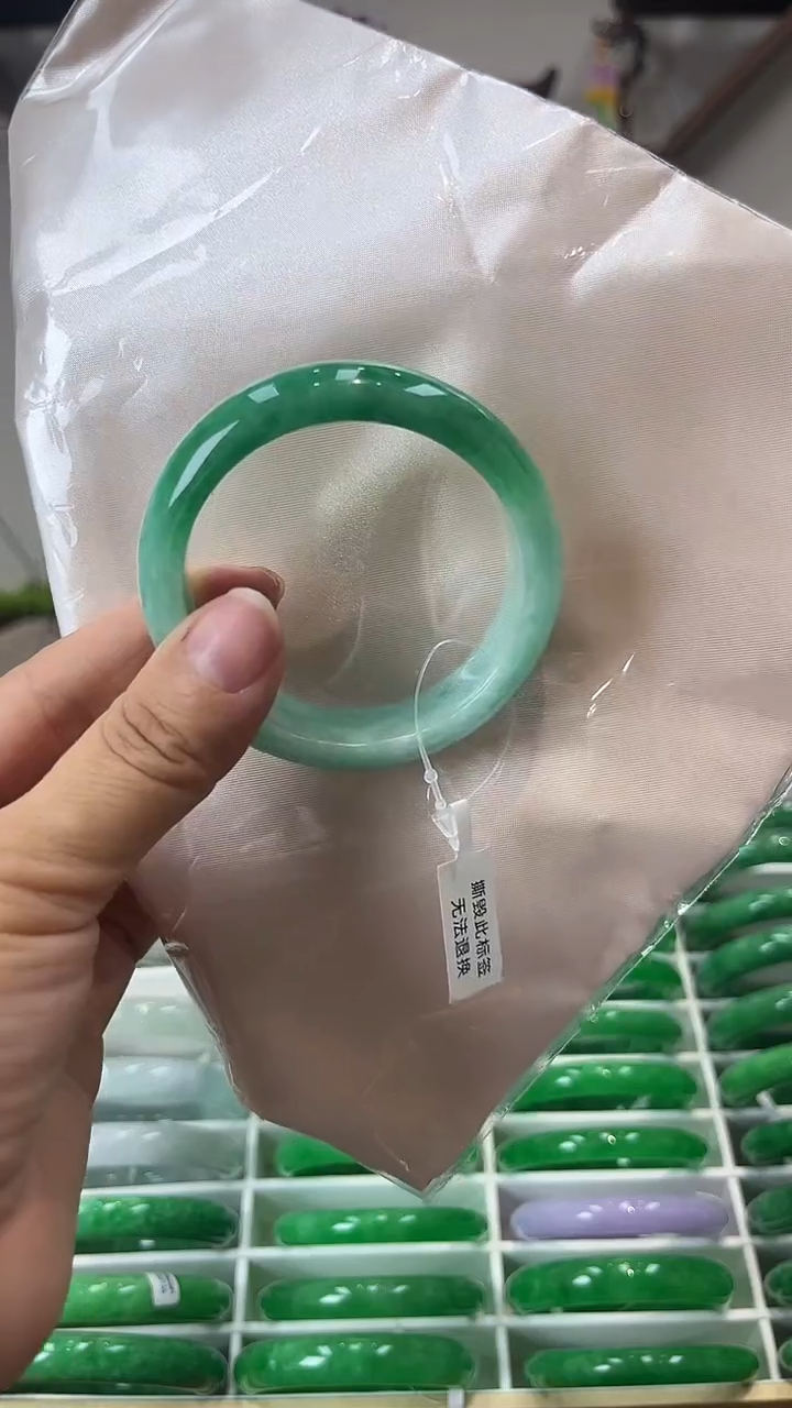【闪购商品】砖雕闪5 圈口53 独货手镯
