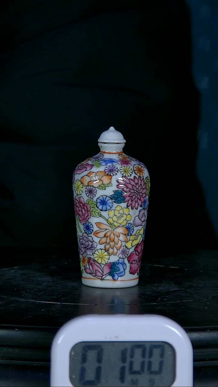 【闪购商品】鼻烟壶粉彩精绘花卉鼻烟壶