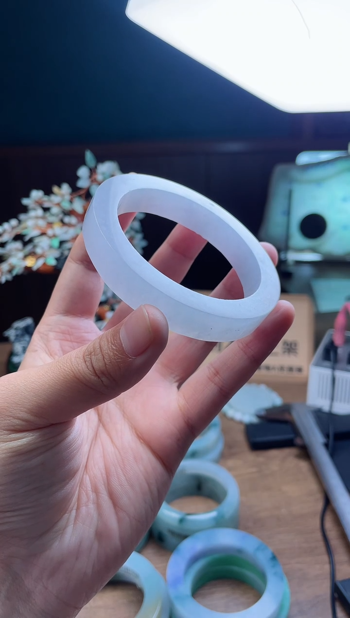 【闪购商品】定制翡翠手镯未镶嵌定制