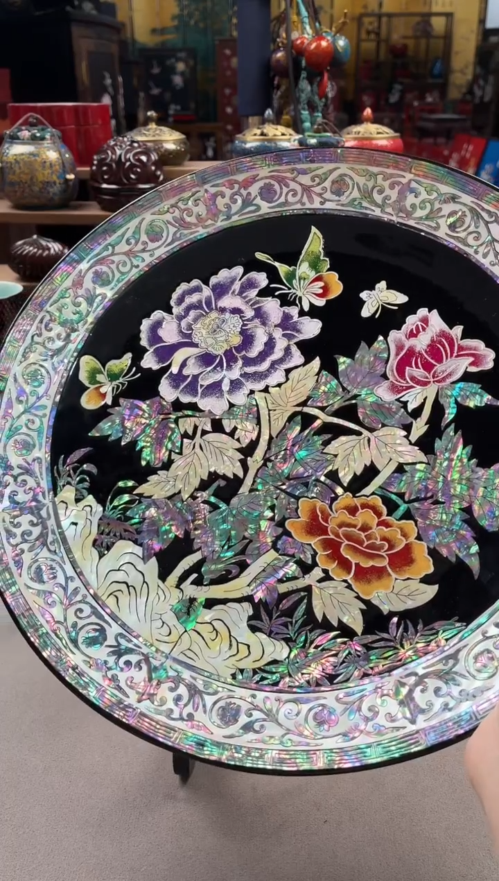 扬州漆器螺钿牡丹圆盘