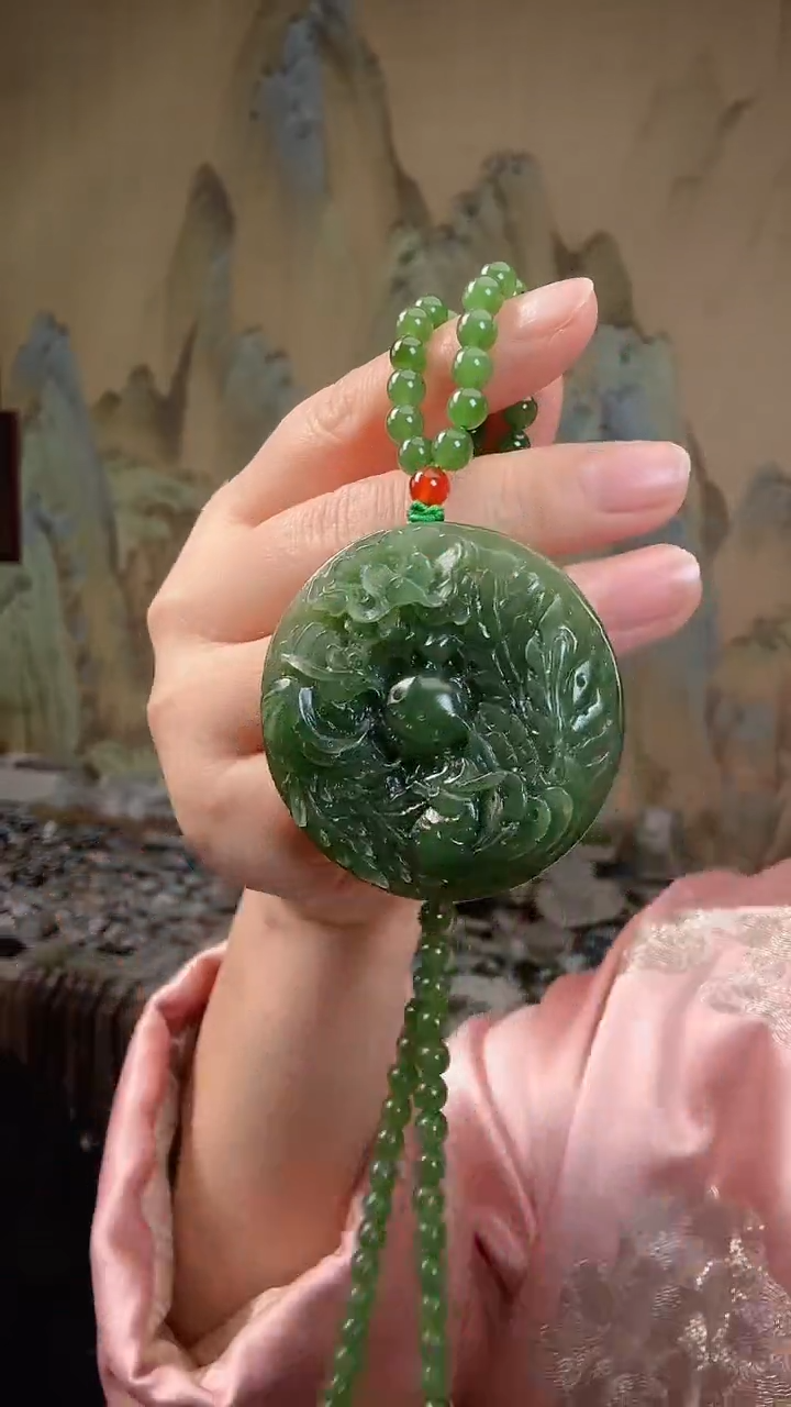 颈饰未镶嵌和田玉.