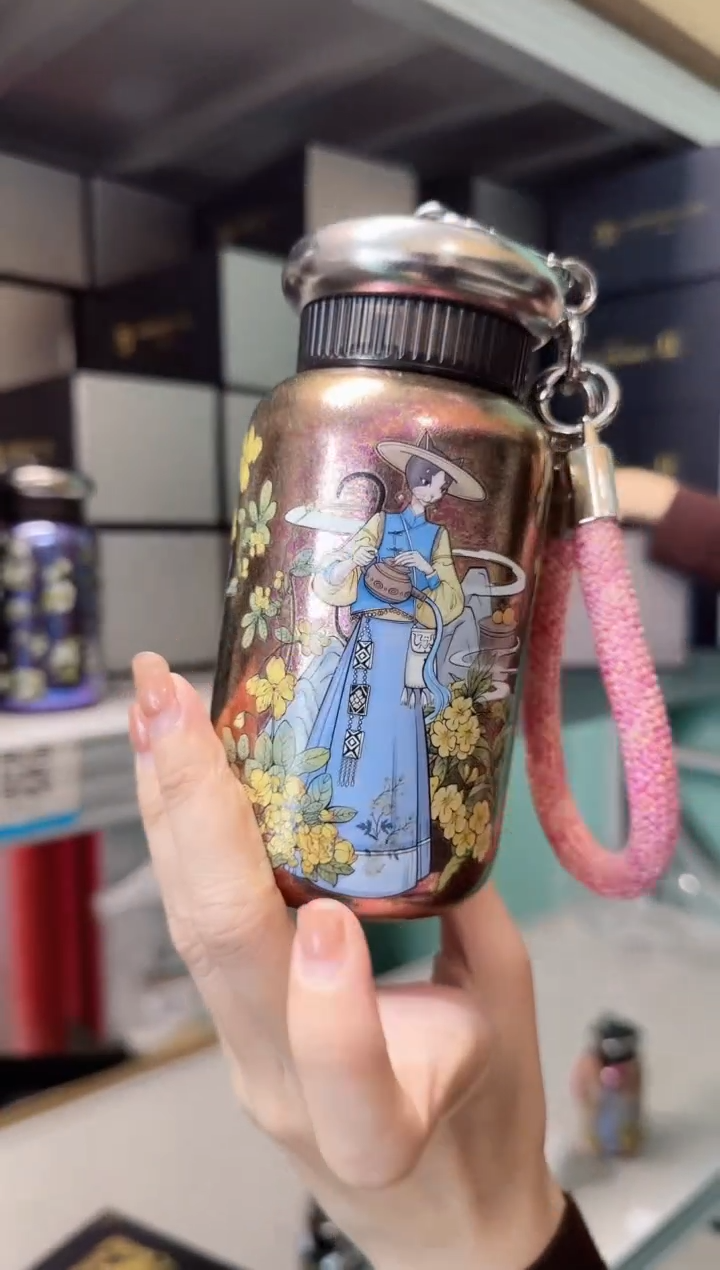 【闪购商品】瓷G166------------