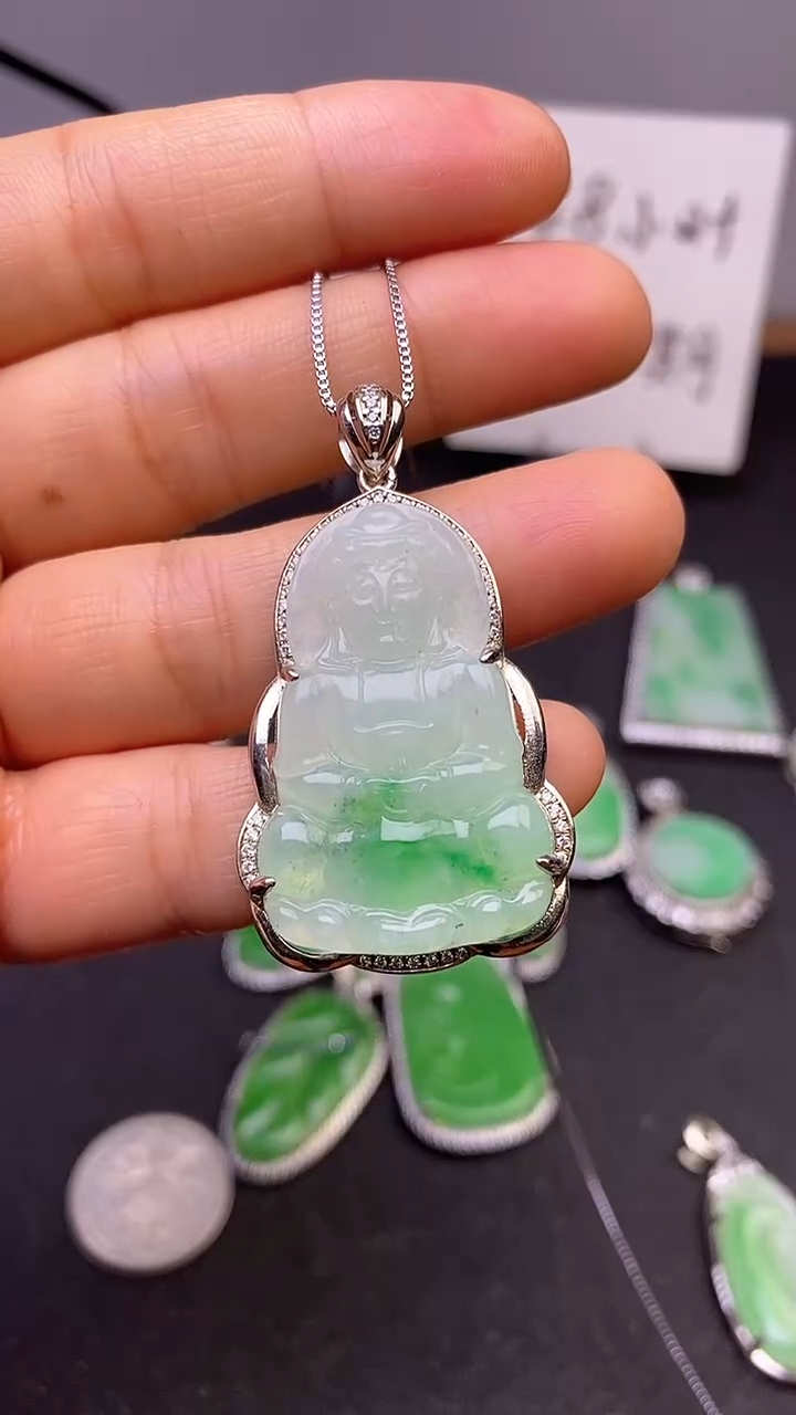 【闪购商品】翡翠吊坠(赠链)银S925镶嵌翡翠观音吊坠