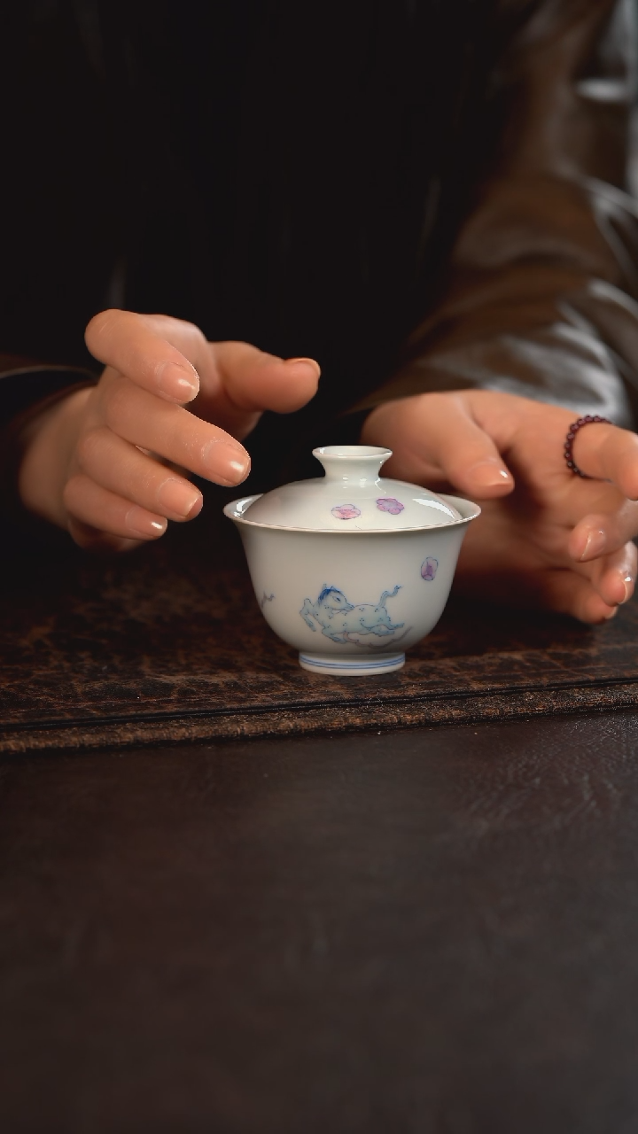 【闪购商品】杯聚澜堂斗彩小鹿撇口小盖碗