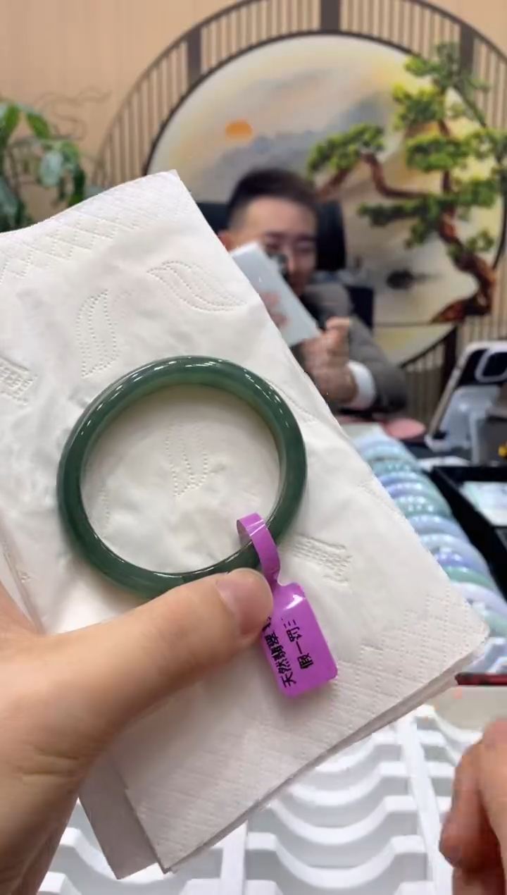 【闪购商品】翡翠手镯未镶嵌000006557