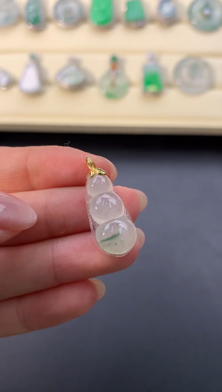 【闪购商品】翡翠颈饰18K金镶嵌D869