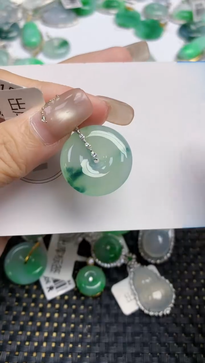 颈饰18K金镶嵌翡翠天然缅甸A货翡翠百元以上9元证书费自理