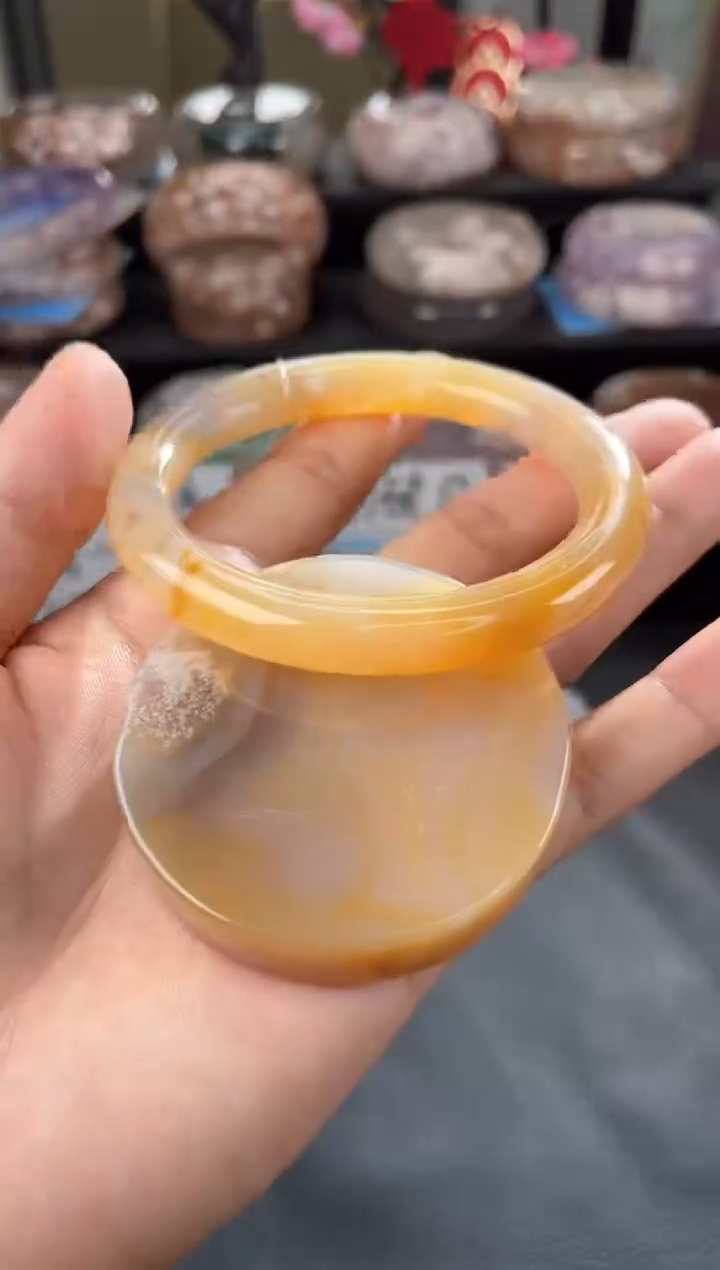 【闪购商品】石英质玉手镯未镶嵌60