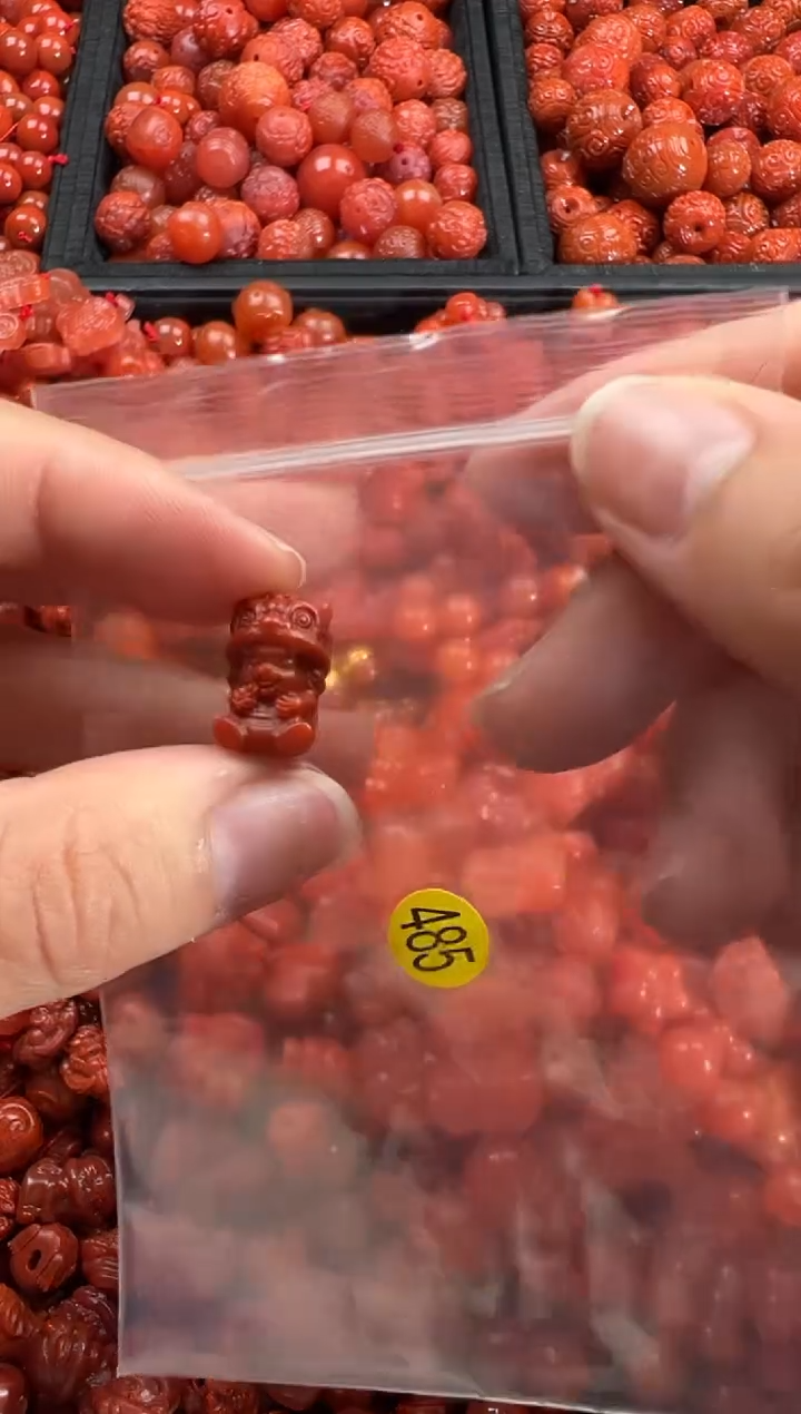 【闪购商品】南红玛瑙颈饰未镶嵌1