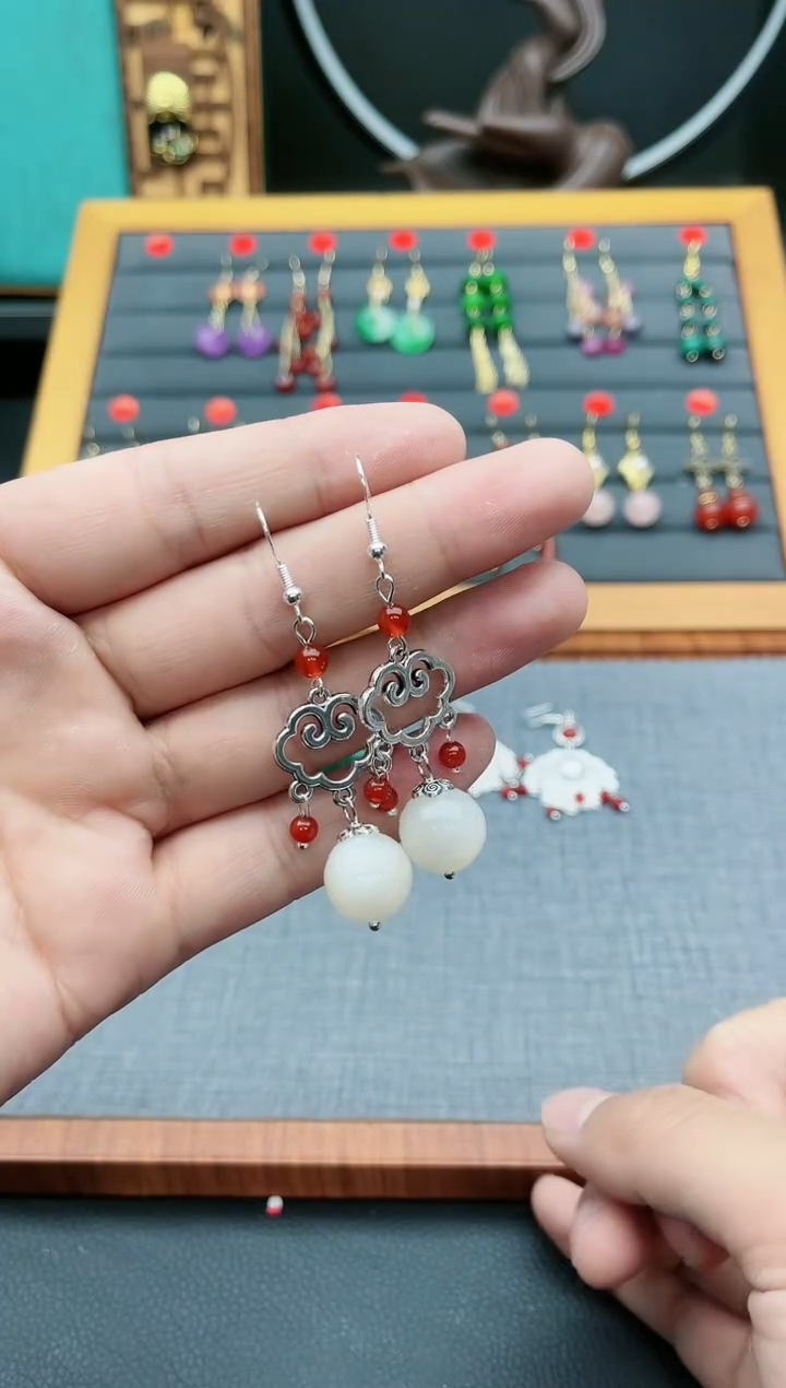 【闪购商品】玛瑙/玉髓耳钉银S925镶嵌108000