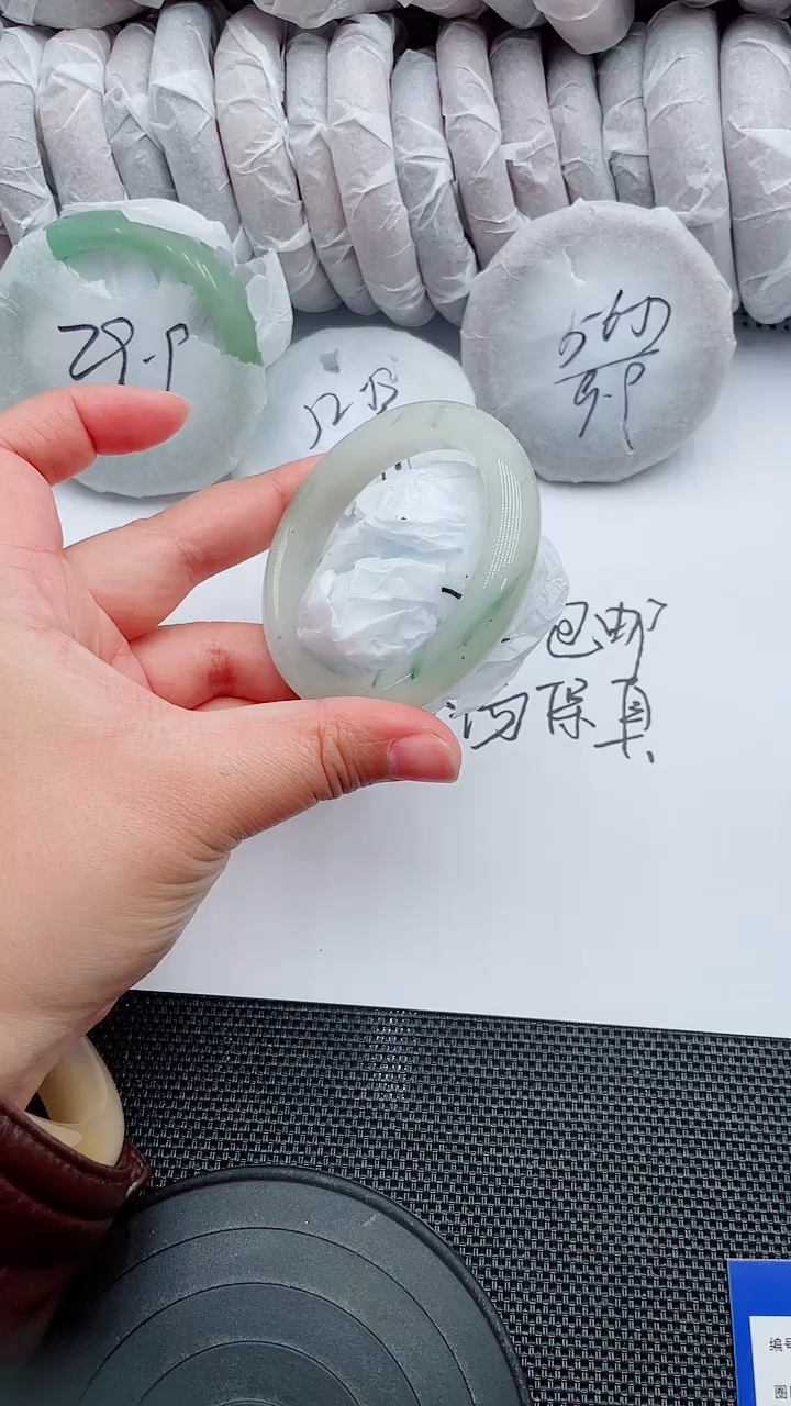 未镶嵌手镯石英质玉15-54-55
