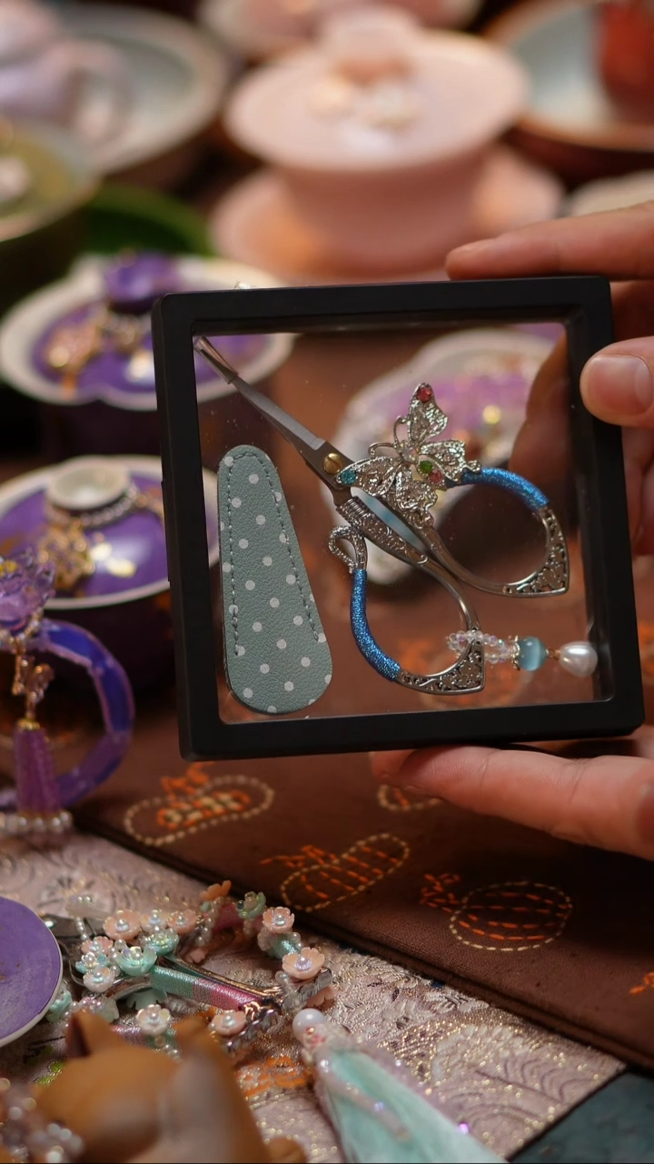 【闪购商品】摆件蓝色包装蝴蝶剪刀