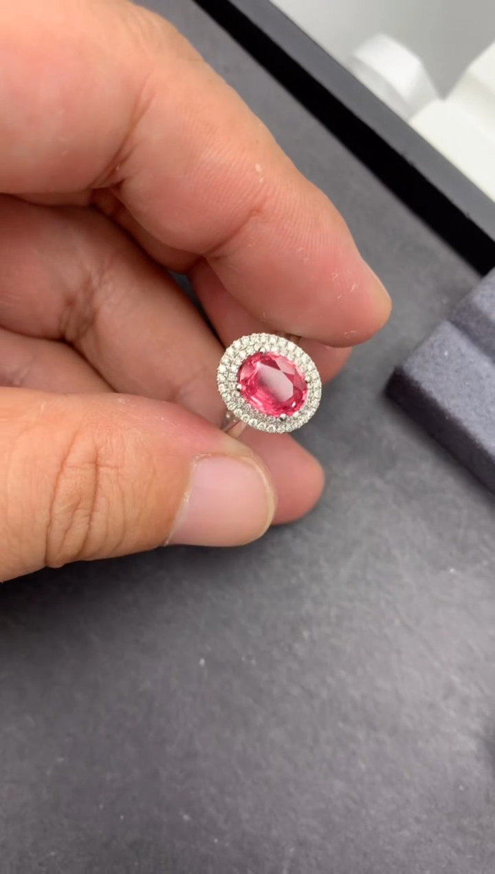 【闪购商品】尖晶石戒指18K金镶嵌1.9克拉