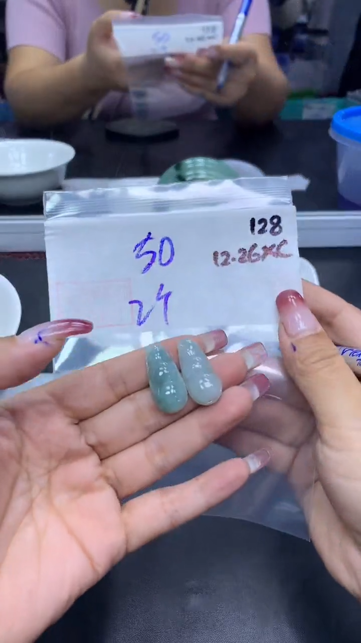 未镶嵌定制翡翠128葫芦2个+50元+拍一发一