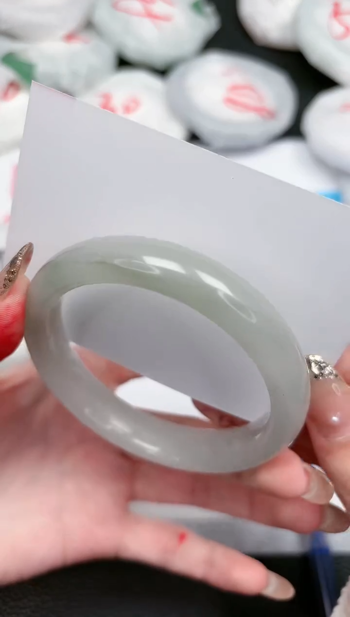 【闪购商品】石英质玉手镯未镶嵌368-58