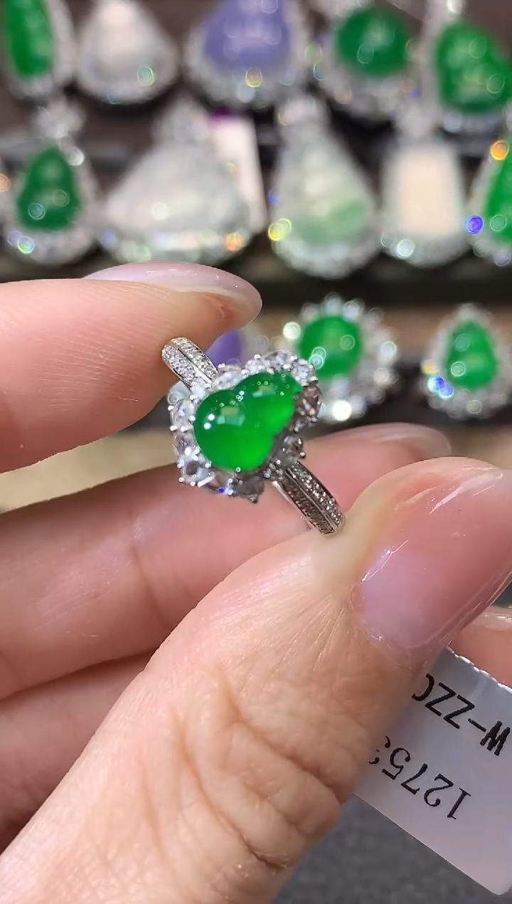 18K金镶嵌戒指翡翠A77