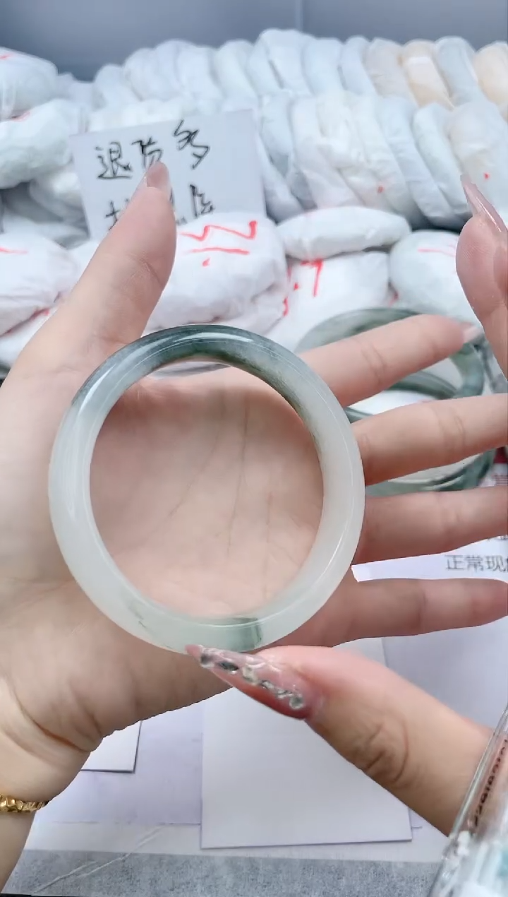 【闪购商品】石英质玉手镯未镶嵌203/60.2