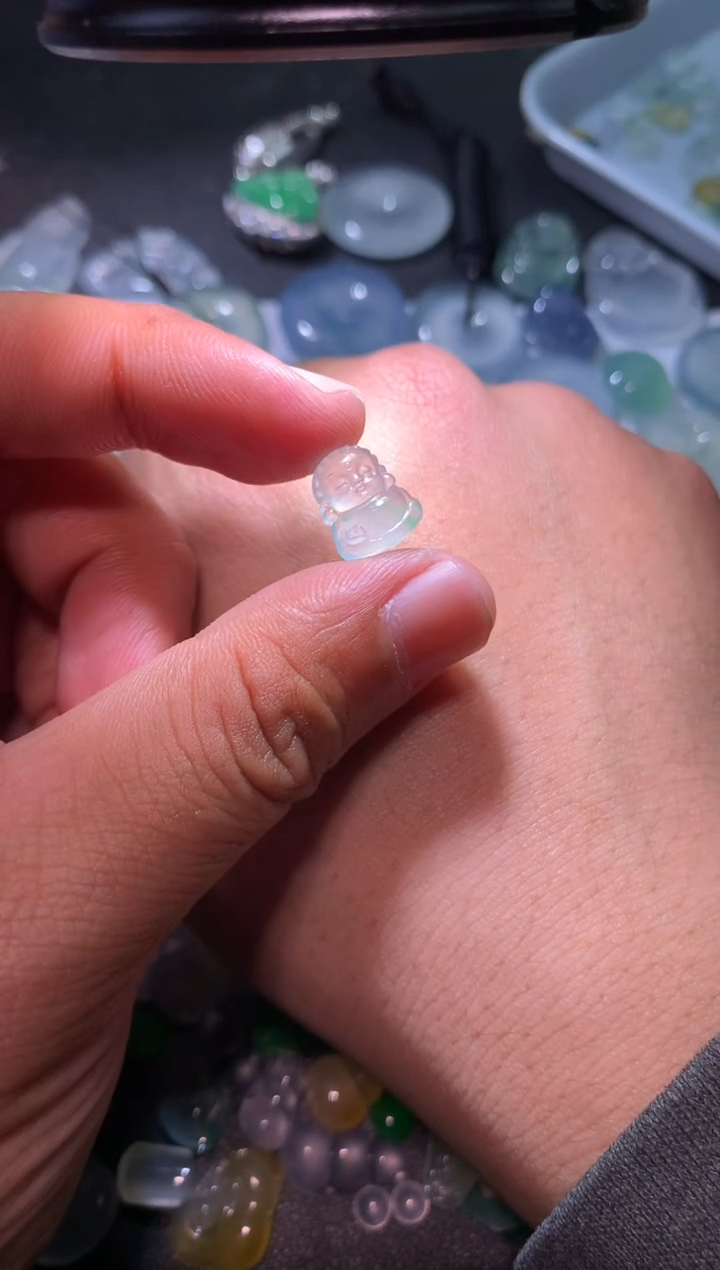 【闪购商品】翡翠颈饰未镶嵌宝宝佛