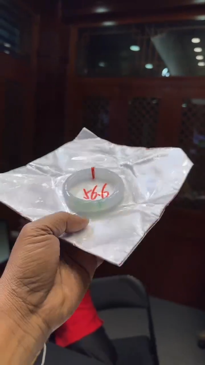 【闪购商品】翡翠手镯未镶嵌手镯