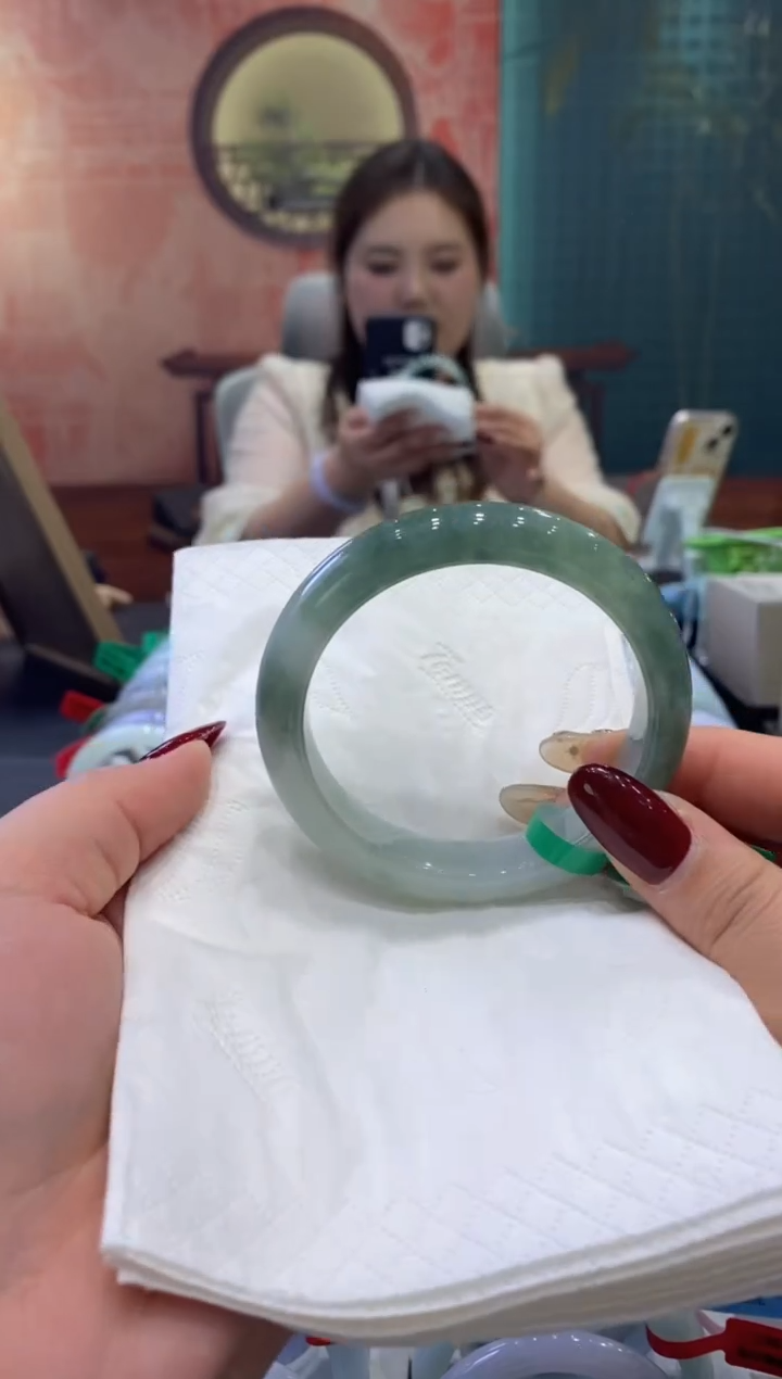 【闪购商品】翡翠手镯未镶嵌多人0015609