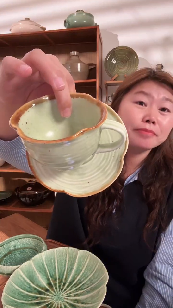 瓷薄荷绿花瓣咖啡杯
