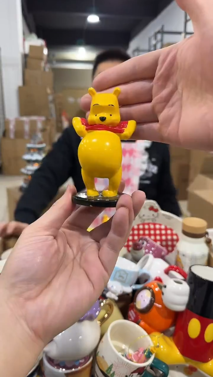 瓷片大肚子维尼小摆件