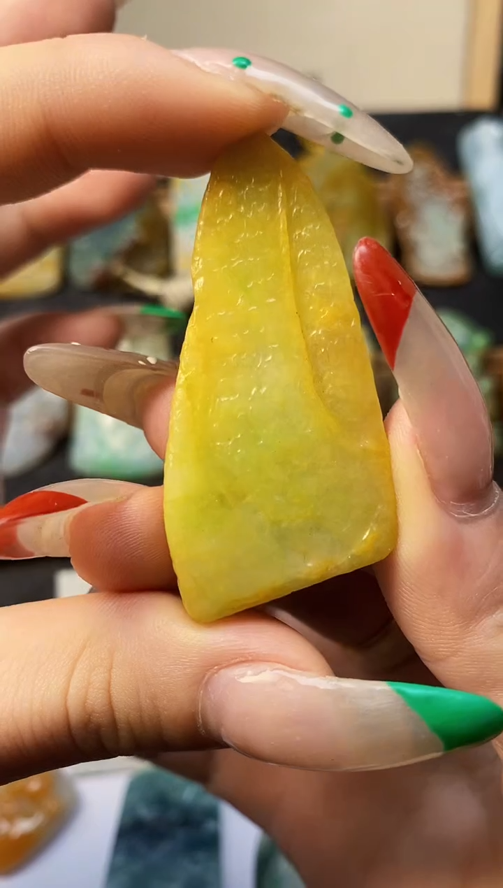 【闪购商品】翡翠颈饰未镶嵌A货翡翠