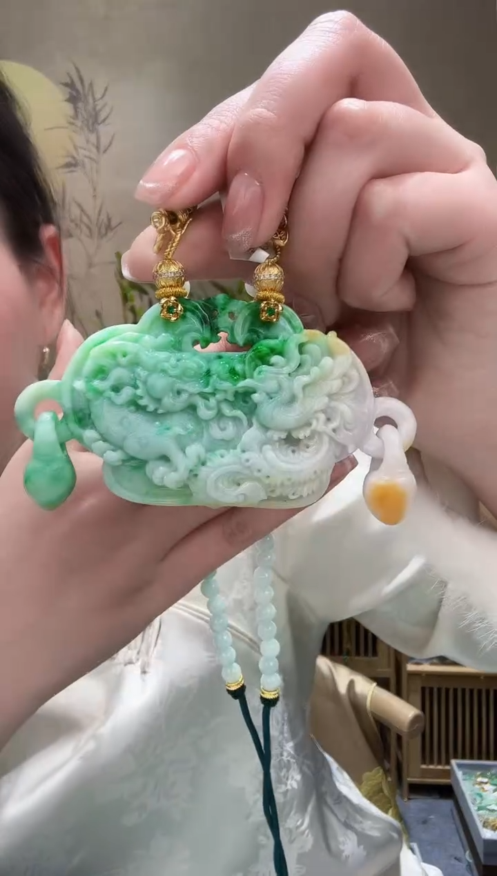 【闪购商品】翡翠颈饰未镶嵌吊坠