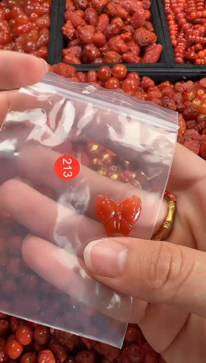 【闪购商品】南红玛瑙颈饰未镶嵌1