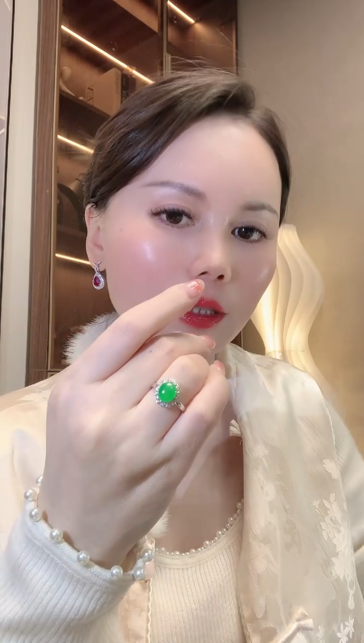 【闪购商品】翡翠戒指18K金镶嵌D97 翡翠