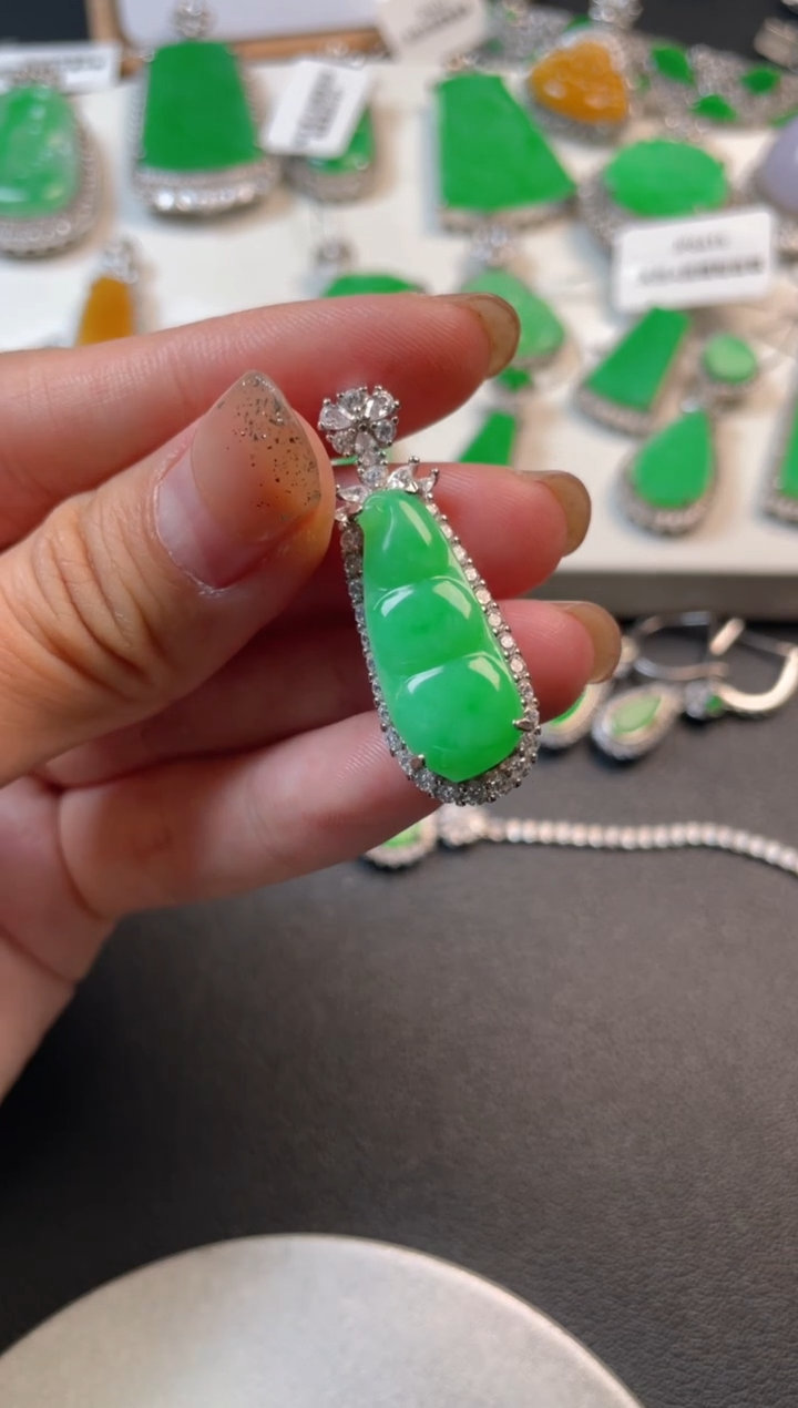 【闪购商品】翡翠吊坠(不含链)银S925镶嵌吊坠