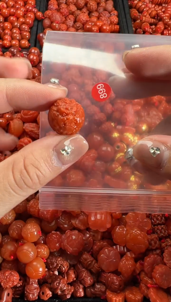 【闪购商品】南红玛瑙未镶嵌颈饰2