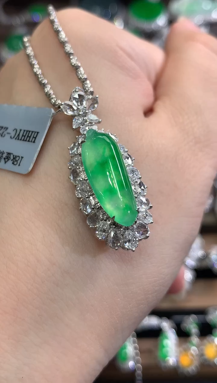 吊坠(不含链)18K金镶嵌翡翠宋*爱春日珠宝 A18