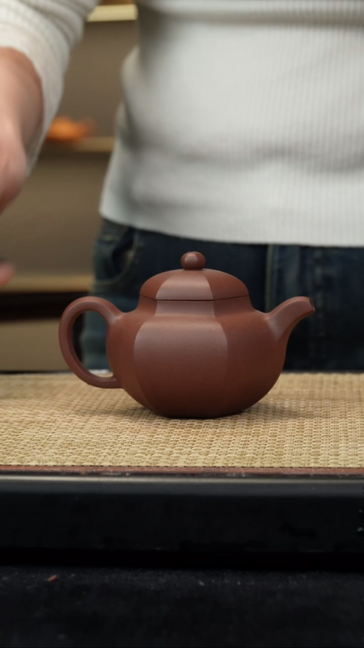 【闪购商品】紫砂茶壶紫泥六方莲子240c