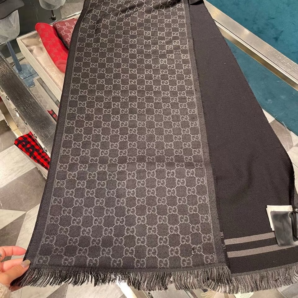未使用 GUCCI/古驰 蔚蓝/咖色色双G双面提花围巾