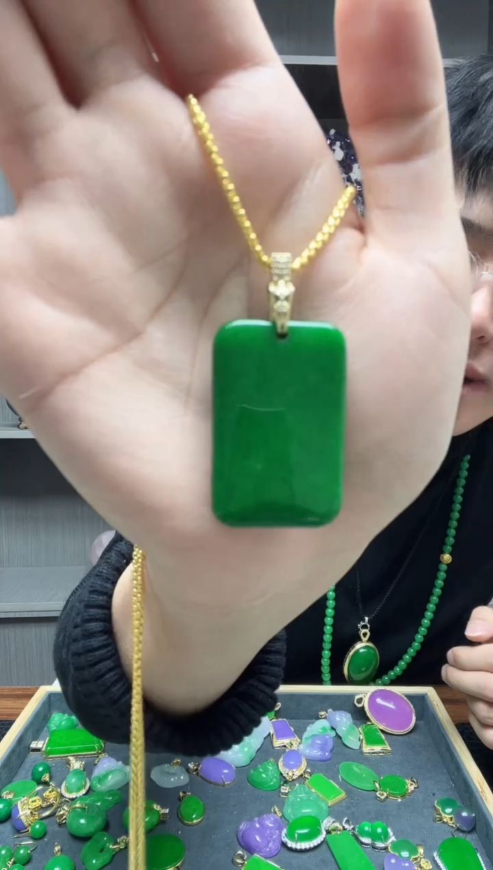 【闪购商品】翡翠吊坠(赠链)14K金镶嵌吊坠