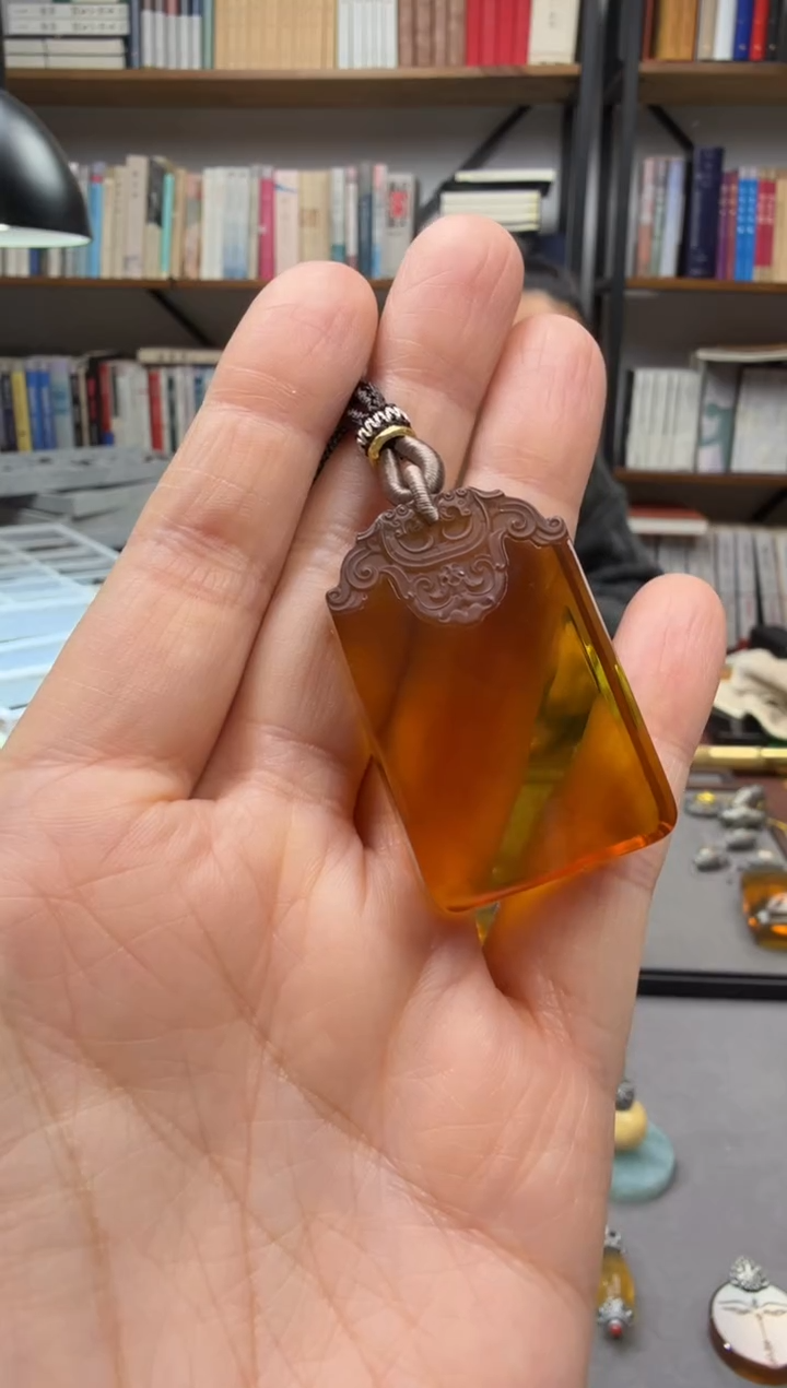 【闪购商品】琥珀颈饰未镶嵌仿古龙纹佩吊坠