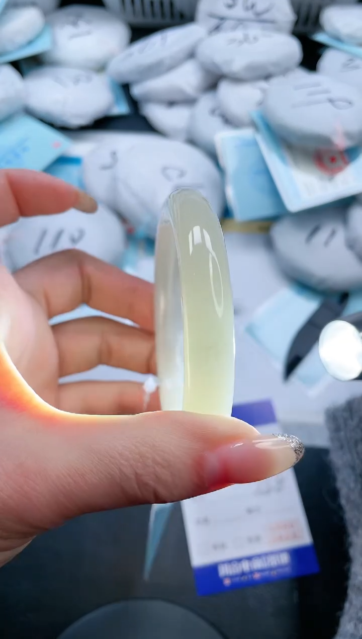 【闪购商品】和田玉手镯未镶嵌17V70-56