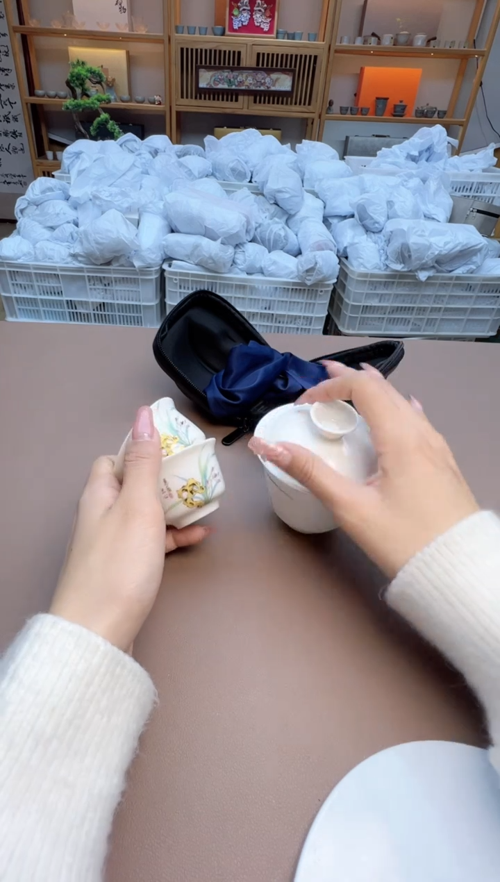 【闪购商品】摆件瓷制品S1111111111111