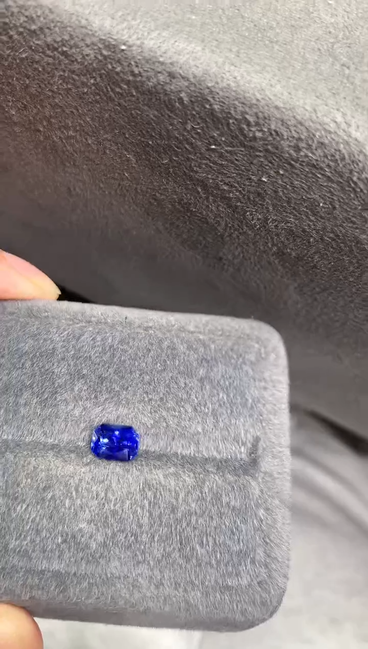 蓝宝石裸石未镶嵌s-24 2.3ct 送吉尔德