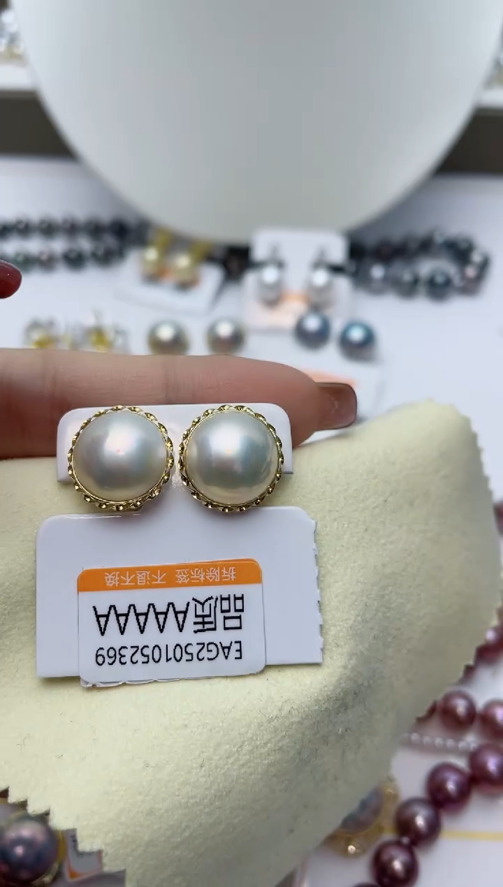 【闪购商品】拼合珍珠（马贝珠）耳饰18K金镶嵌W121