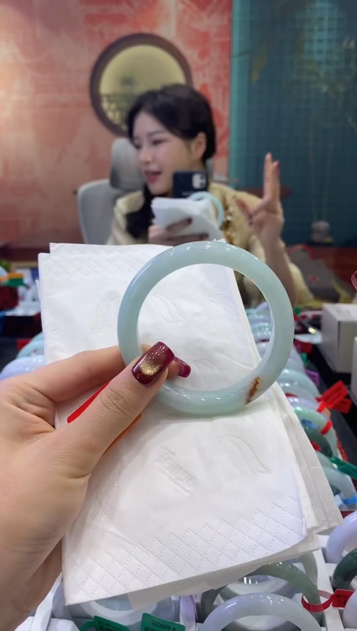 【闪购商品】翡翠手镯未镶嵌多人06129