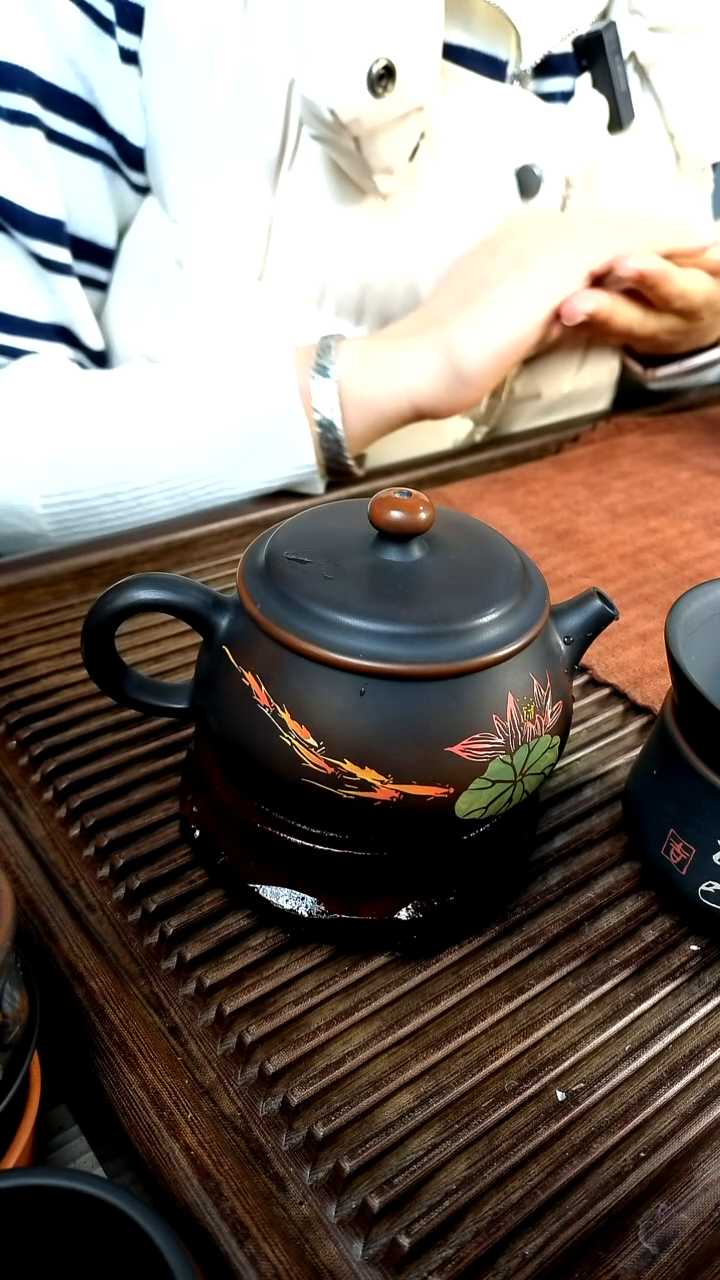 明*云南建水紫陶-刻填云柱壶