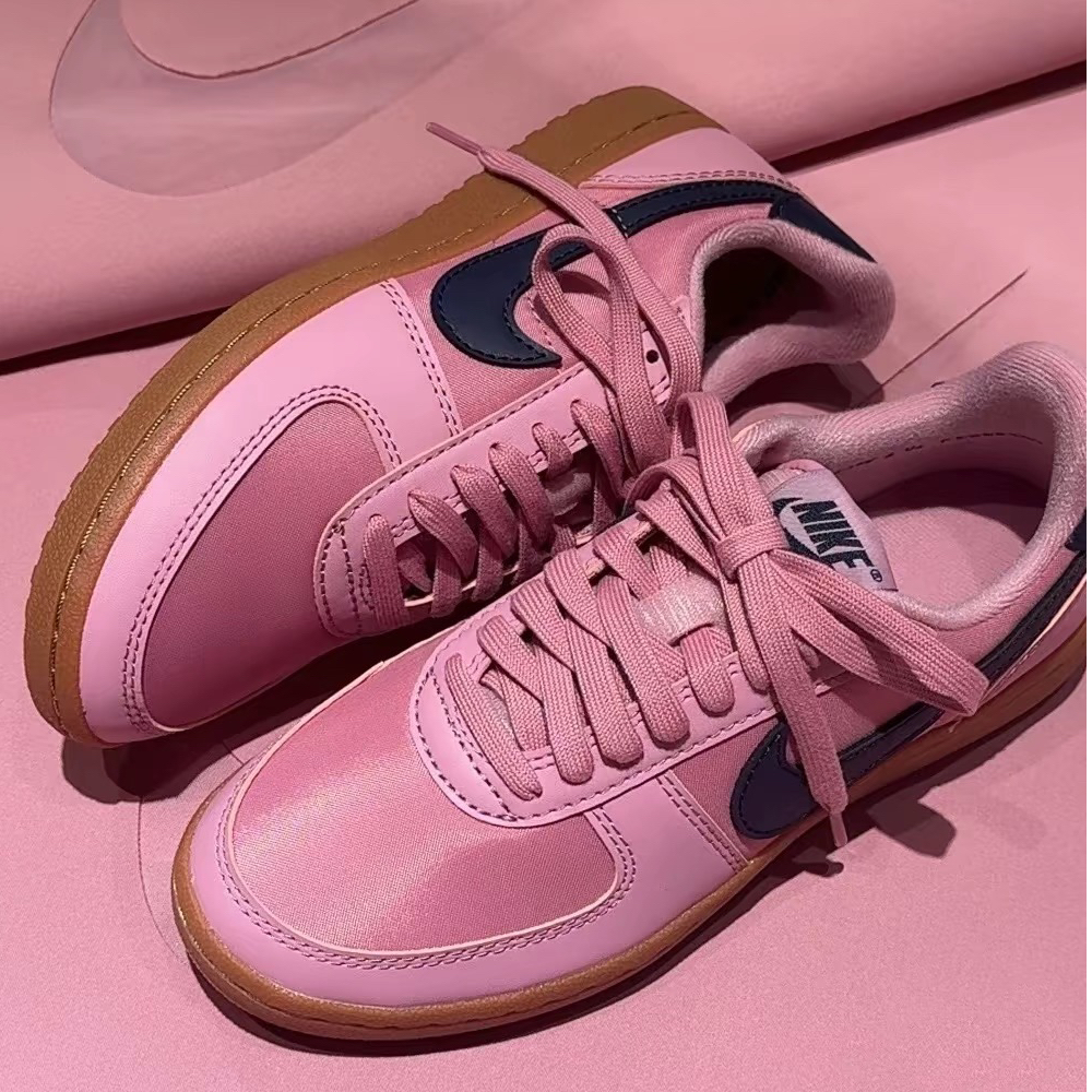 耐克/NIKE(官方正品)春女款草莓熊百搭平休闲鞋FZ5593600