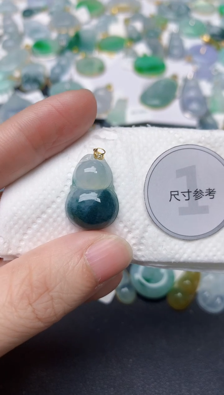 颈饰18K金镶嵌翡翠天然缅甸A货翡翠
