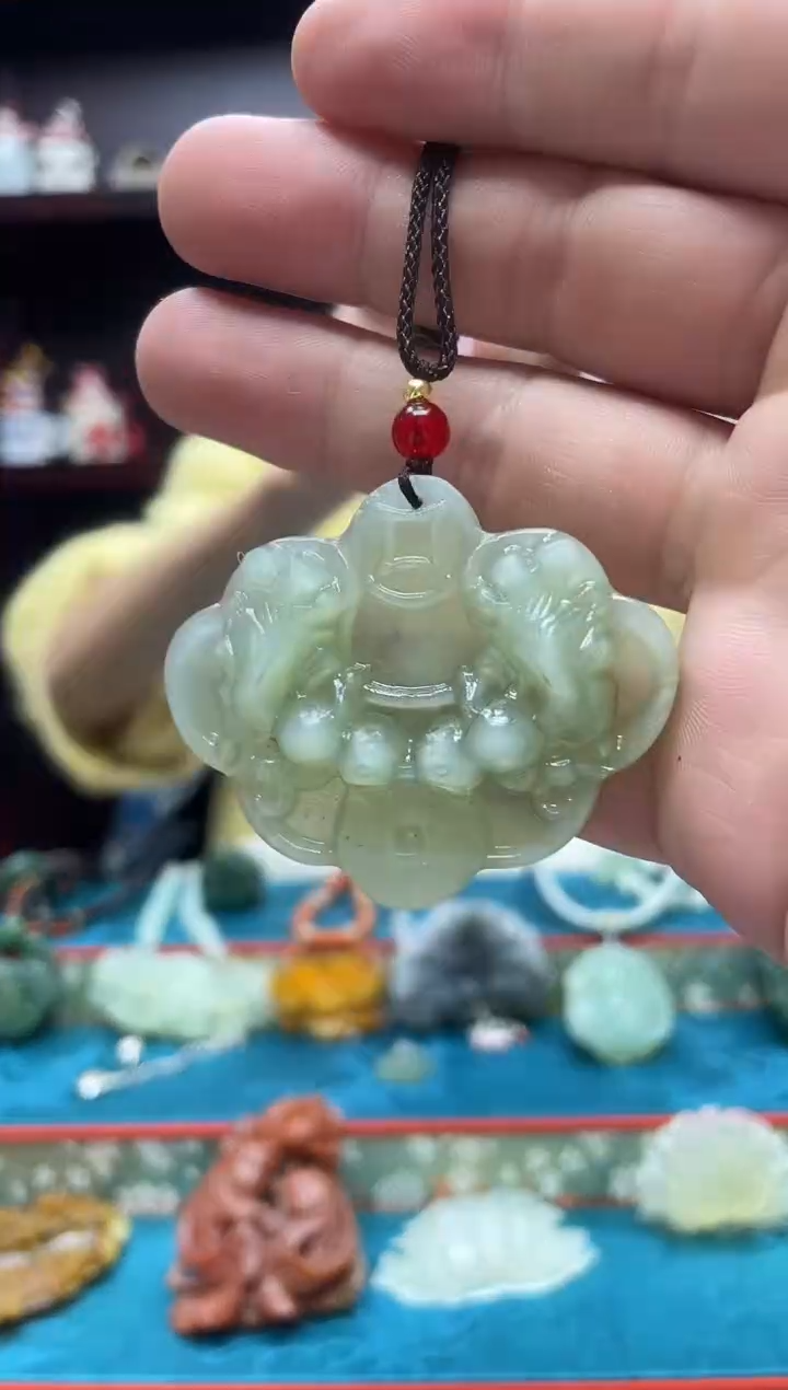 未镶嵌岫玉吊坠·